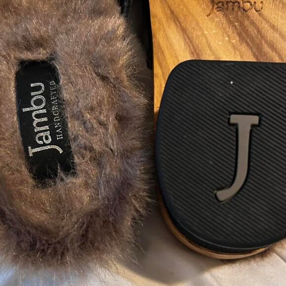 Jambu black leather floral clogs women's 9.5 Fur Lined EUC - Picture 6 of 7